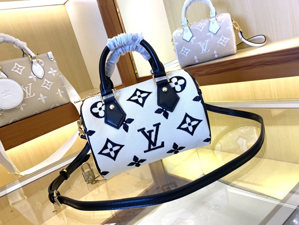 ルイヴィトンバッグ内部構造